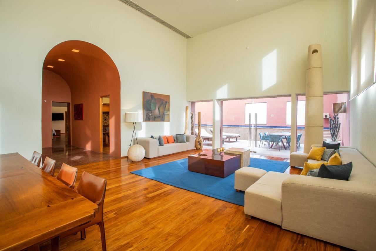 Camino Real Monterrey Hotel San Pedro Garza Garcia Exterior foto A living room at the Mandarin Oriental, Barcelona