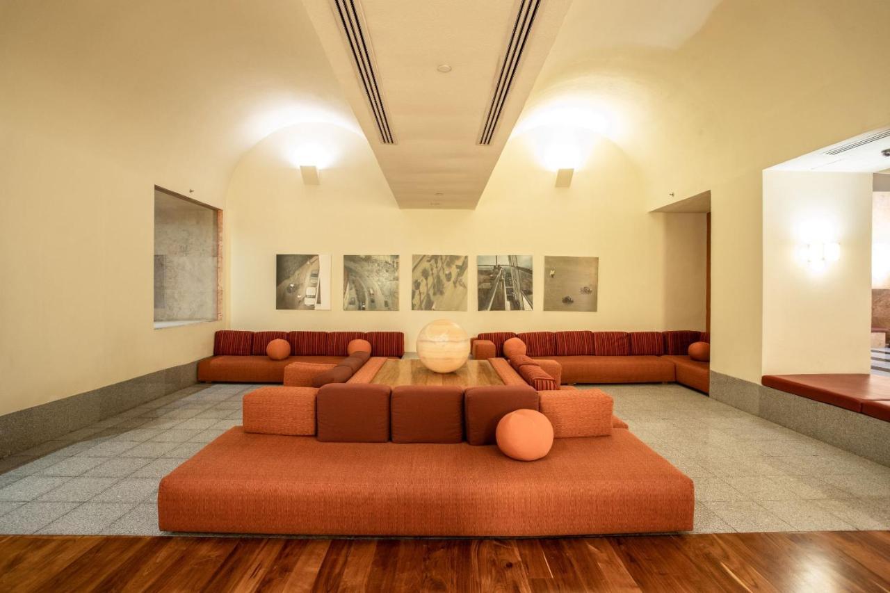 Camino Real Monterrey Hotel San Pedro Garza Garcia Exterior foto The interior of the lounge